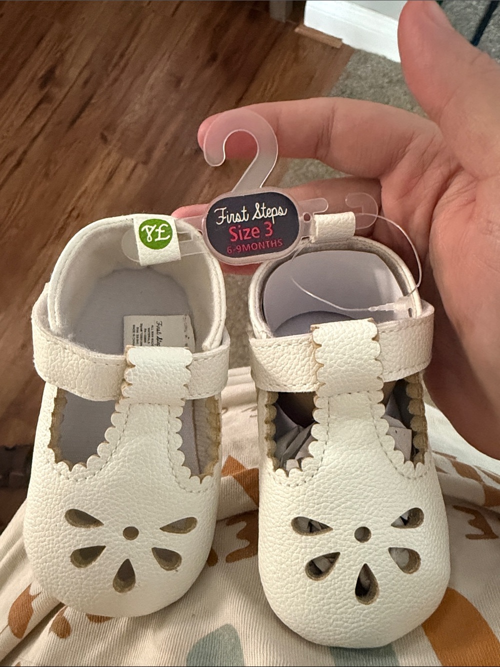 White Baby Girls' Mary Jane Shoes - Size 3 (6-9 months)